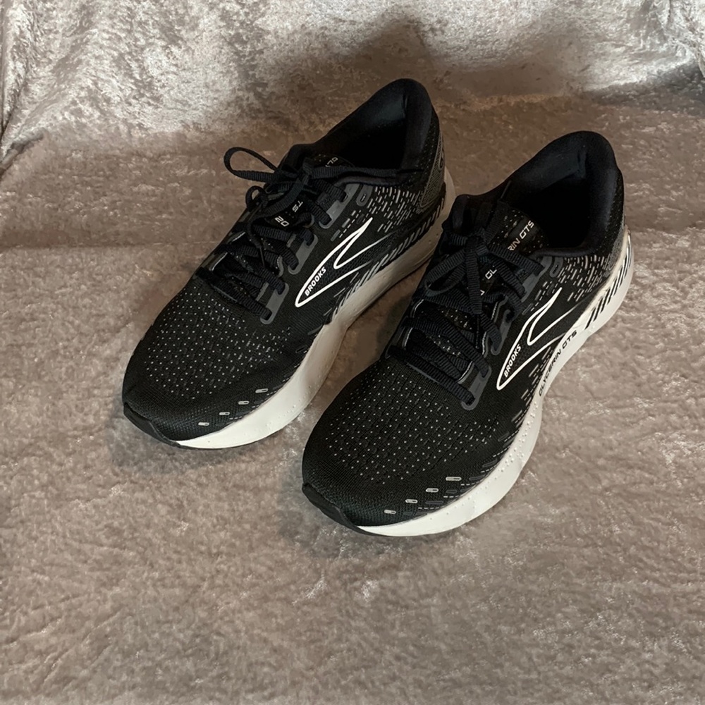 Brooks Glycerin, GTS 20 athletic shoes, women’s 11 D 1203701D059